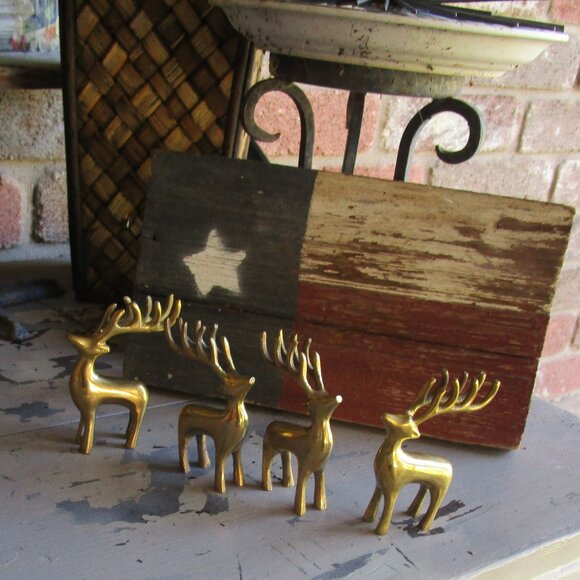 Set of 4 Pottery Barn Reindeer Brass Place Card Holders - Picture 6 of 9
